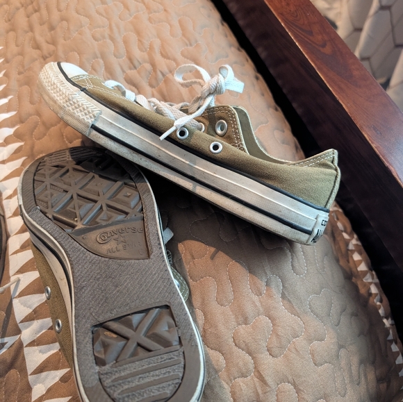 Converse All Star Sneakers 8.5 - Picture 3 of 3